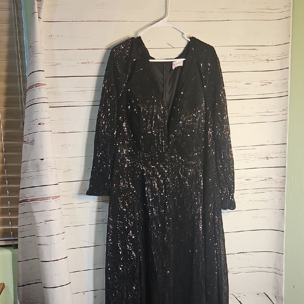 LAtiste by Amy Black Sequin Long Sleeve V Neck Maxi Dress Plus‎ Size 1X